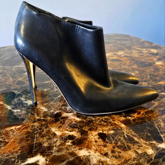 Marciano ankle bootie - Picture 1 of 2